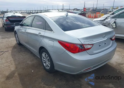 2013 Hyundai Sonata Gls z USA, uszkodzony, nr VIN 5NPEB4AC3DH545828